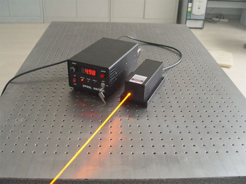 589nm 3500mw ليزر DPSS with TEM00 mode high power stability