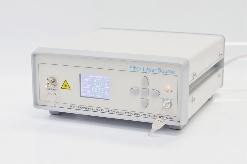 10mw~1000mW 1530~1565nm C-Band DFB laser linewidth 3MHz انتاج الطاقة قابل للتعديل Desktop type