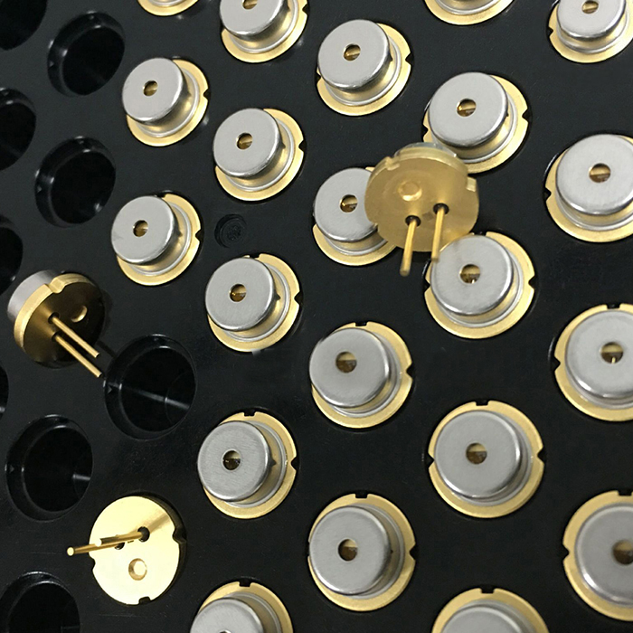 NICHIA 520nm 525nm 1000mW الصمام الثنائي الليزر الأخضر متعدد الأوضاع NDG7475